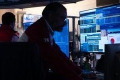 US Markets Dive: AI Leaders Caution, Oil Surges Past $108