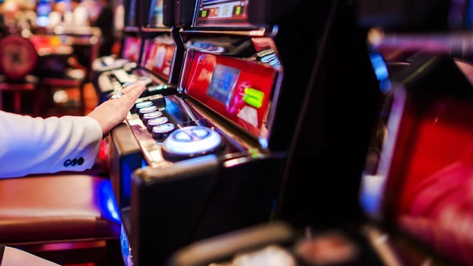 Wynn Resorts (WYNN) Shares Plunge: Is its Earnings Multiple Justified?