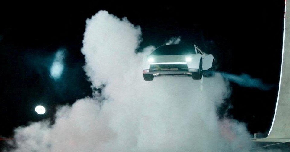 Tesla's Flying Roadster Unveiled: Regulatory Roadblocks or Market Lift-Off?